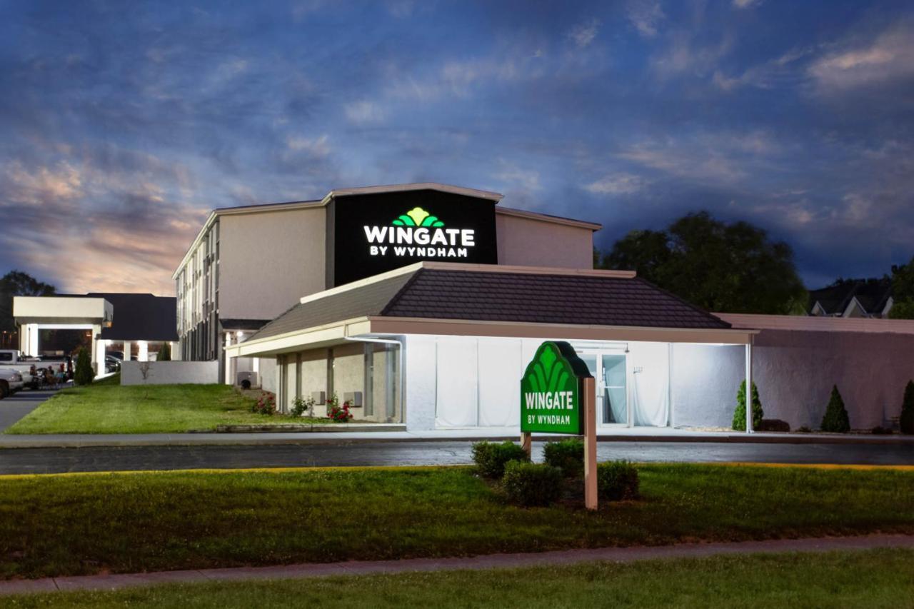 Wingate By Wyndham Bloomington Hotel Exterior photo
