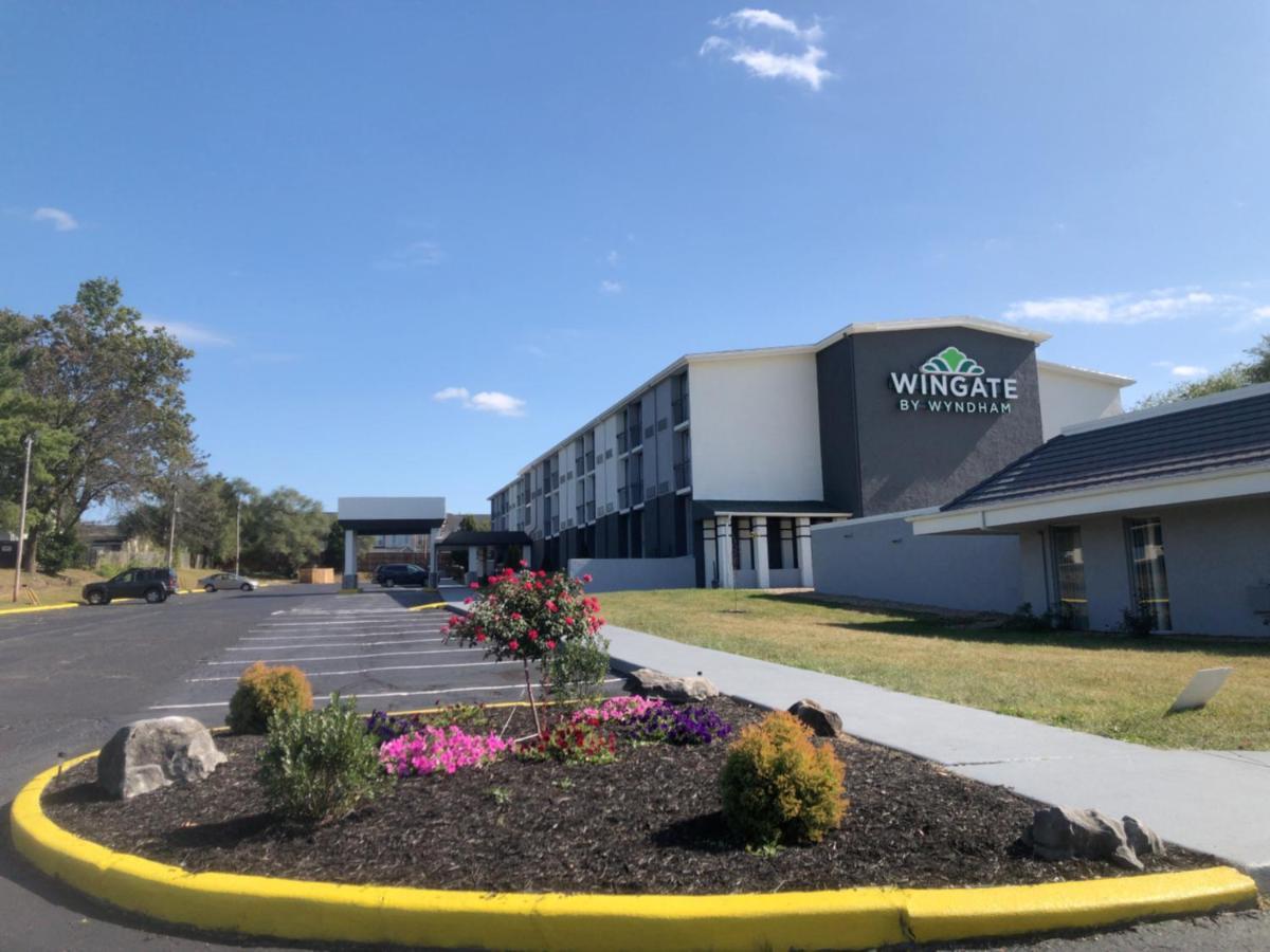 Wingate By Wyndham Bloomington Hotel Exterior photo