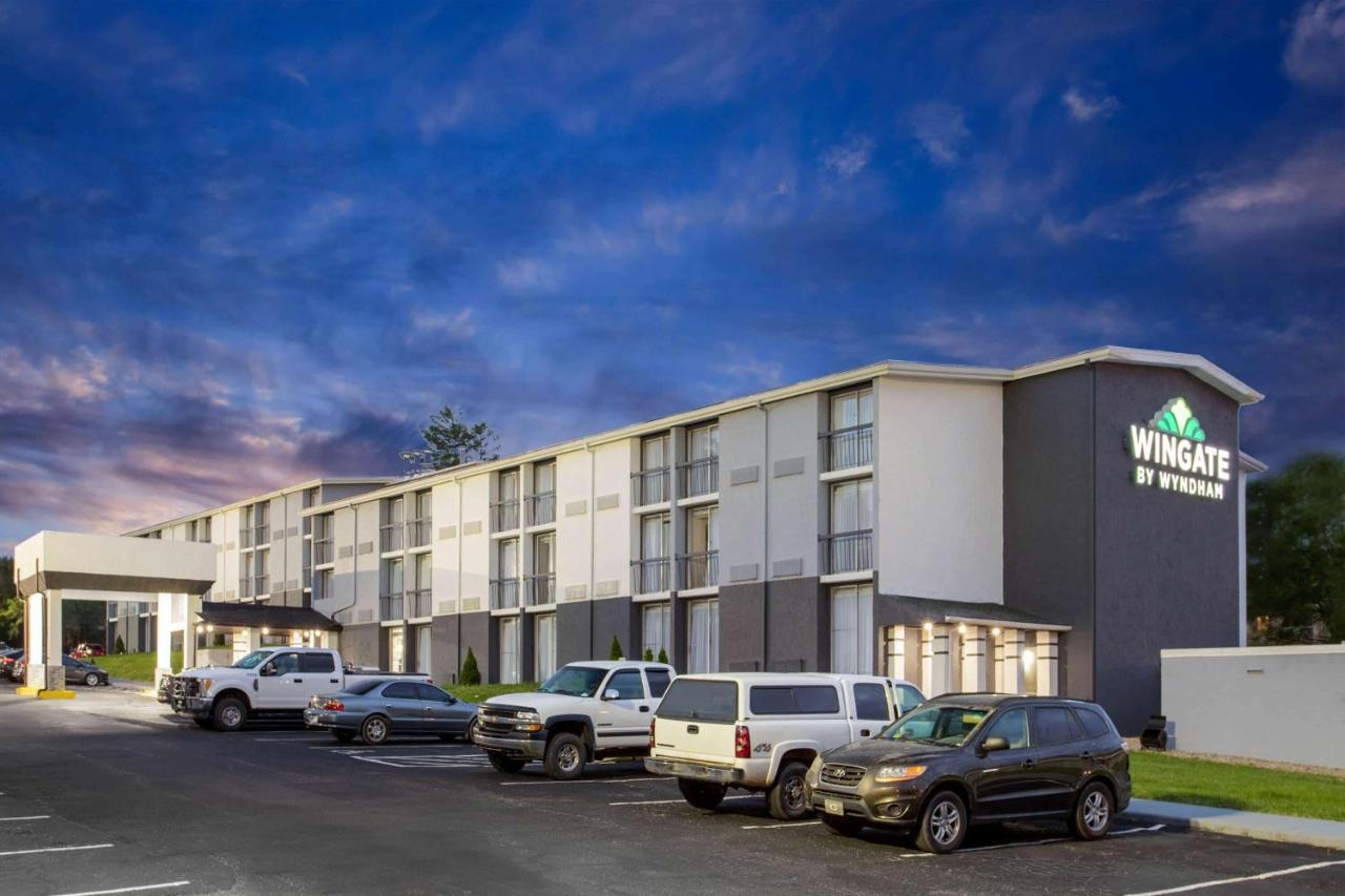 Wingate By Wyndham Bloomington Hotel Exterior photo