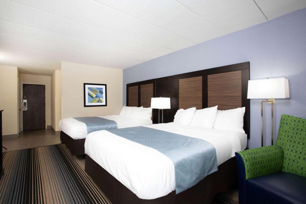 Wingate By Wyndham Bloomington Hotel Exterior photo