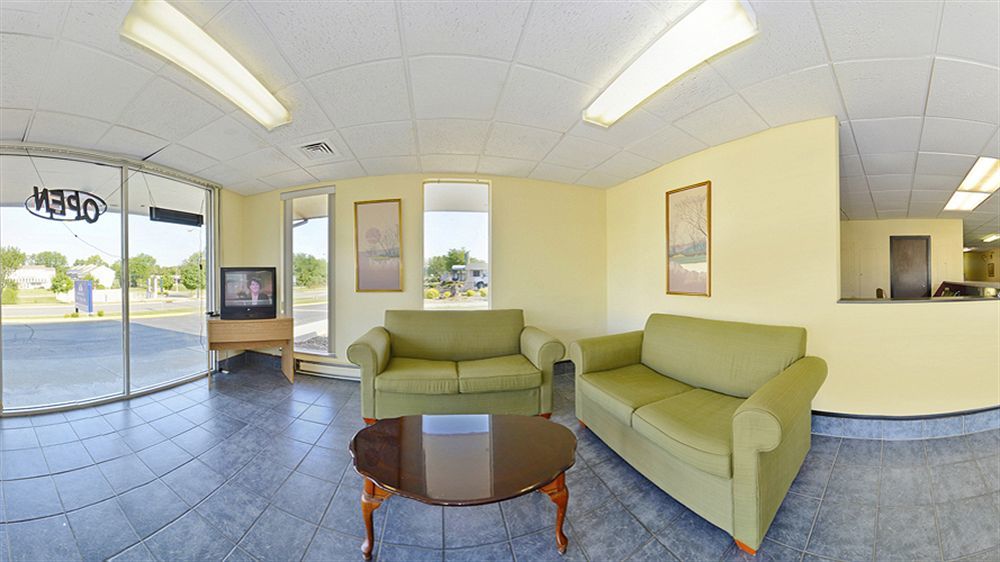 Wingate By Wyndham Bloomington Hotel Exterior photo